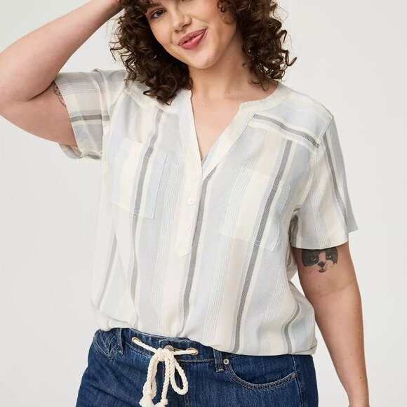 3 Torrid Harper Challis Short Sleeve Blouses (3 in EUC) - Picture 3 of 10